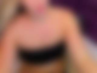 Live cam show with EvaMoran - Flexible on Dare Cams