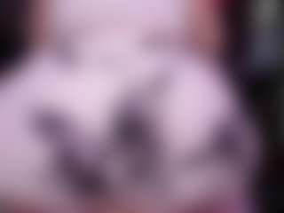RaissaSky MILF webcam performer live streaming