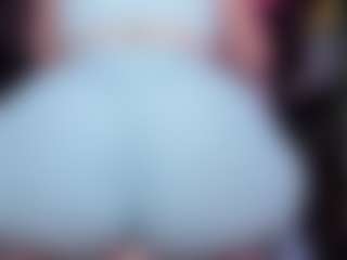 RaissaSky MILF webcam performer live streaming