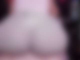 Live cam show with RaissaSky - Butt Plug on Milf Play