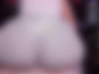 Live cam show with RaissaSky - Brown Hair on Milf Play