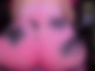 RaissaSky MILF webcam performer live streaming