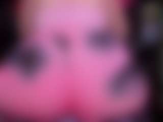 Live cam show with RaissaSky - Mature on CamwithHer