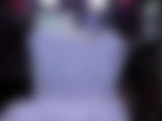Live cam show with RaissaSky - Fingers on Dolls Live