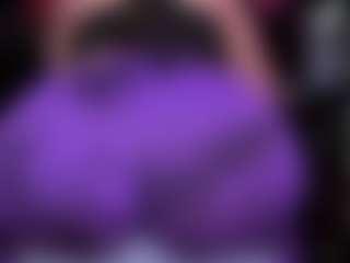 RaissaSky MILF webcam performer live streaming