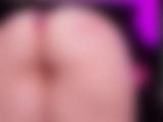 Live cam show with RaissaSky - Brown Hair MILF on SinfulBabes