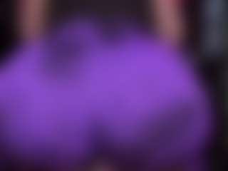 Live cam show with RaissaSky - Mature on CamwithHer