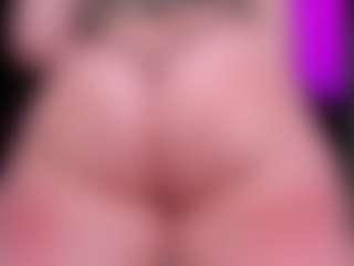 RaissaSky MILF webcam performer live streaming
