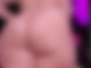 RaissaSky MILF webcam performer live streaming