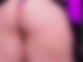 Live cam show with RaissaSky - Handjob on Camsoda Late Night