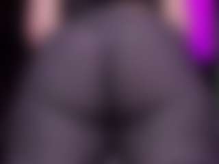 Live cam show with RaissaSky - Thong on Soda Cam