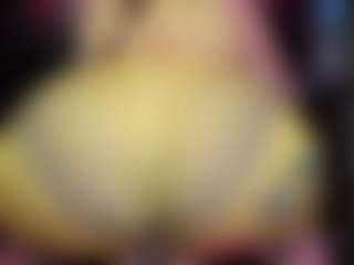 Live cam show with RaissaSky - Oil on fapnchat