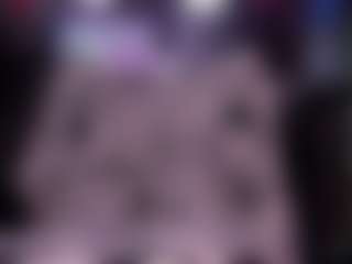 Live cam show with RaissaSky - Small Tits on AdultVida.com