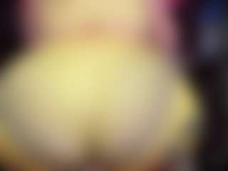 RaissaSky MILF webcam performer live streaming