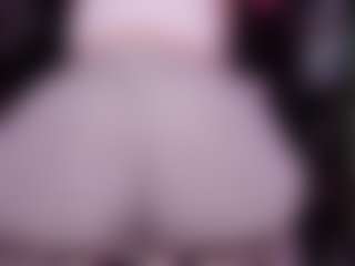 RaissaSky MILF webcam performer live streaming