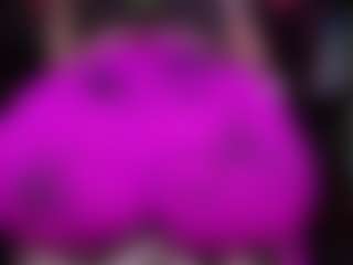Live cam show with RaissaSky - Oil on Camsoda