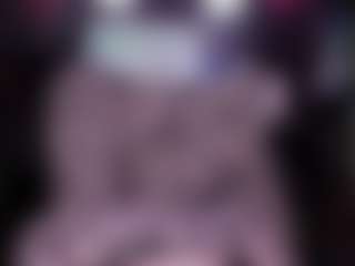 RaissaSky MILF webcam performer live streaming