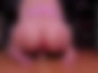 RaissaSky MILF webcam performer live streaming