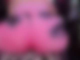 RaissaSky MILF webcam performer live streaming