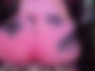 RaissaSky MILF webcam performer live streaming