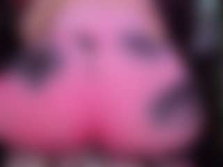 RaissaSky MILF webcam performer live streaming