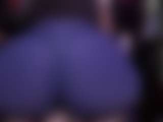 RaissaSky MILF webcam performer live streaming