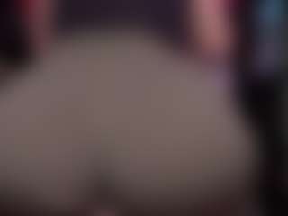 RaissaSky MILF webcam performer live streaming