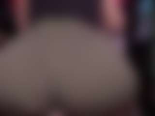 RaissaSky MILF webcam performer live streaming