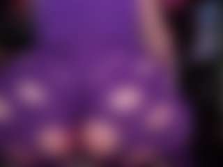 Live cam show with RaissaSky - Fingering on Milfs Live