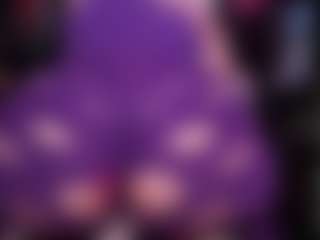 RaissaSky MILF webcam performer live streaming