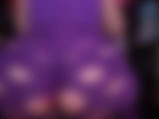 Live cam show with RaissaSky - Striptease MILF on Camsoda