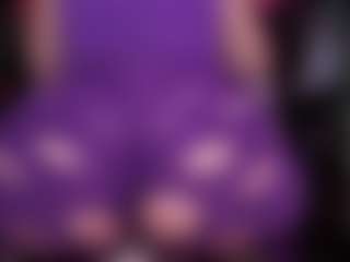 RaissaSky MILF webcam performer live streaming