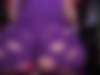 Live cam show with RaissaSky - Oil on boobsie.com