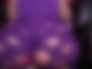 Live cam show with RaissaSky - Striptease MILF on boobsie.com