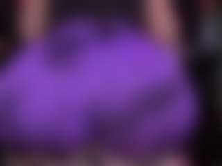 Live cam show with RaissaSky - Flashing on fapnchat