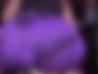 Live cam show with RaissaSky - Spank Brown Hair on StripNow