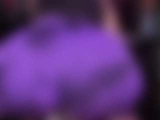 Live cam show with RaissaSky - Oil on Camsoda