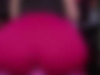 Live cam show with RaissaSky - Kisses on Milfs Live