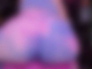 Live cam show with RaissaSky - Lush MILF on fapnchat