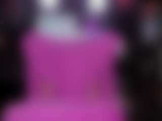 Live cam show with RaissaSky - Striptease on StripNow
