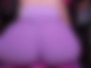 RaissaSky MILF webcam performer live streaming