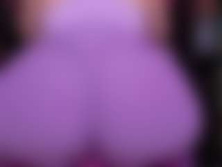 RaissaSky MILF webcam performer live streaming