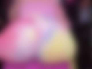 Live cam show with RaissaSky - Fingering MILF on madthumbs