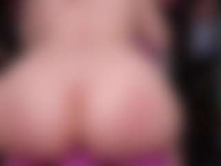 Live cam show with RaissaSky - Fingering MILF on madthumbs