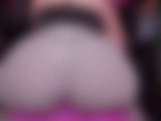 RaissaSky MILF webcam performer live streaming