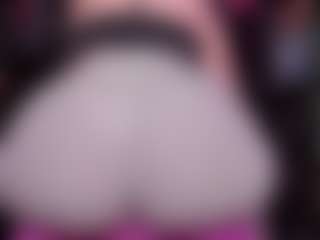 Live cam show with RaissaSky - Mature on Camsoda