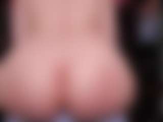 Live cam show with RaissaSky - Lush MILF on Dare Cams