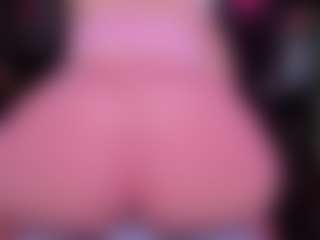 Live cam show with RaissaSky - Flashing on CamClone