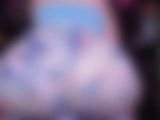 RaissaSky MILF webcam performer live streaming