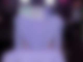 RaissaSky MILF webcam performer live streaming